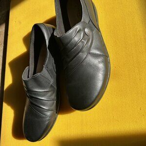 Clark's Comfort shoes size 11W 11 Wide.